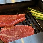 広島焼肉　肉屋のぶすけ紙屋町 - 赤身のお肉を焼いて