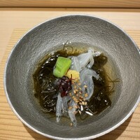 美登利 昌 成城店 - 白魚のもずく酢