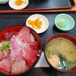 みなと市場 小松鮪専門店 - 