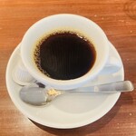 Kamekichi bistro - 食後のコーヒー　　仏 ラ・ペルーシュの角砂糖付き。