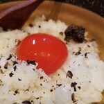 入鹿TOKYO - トリュフを添えた濃厚卵かけごはん