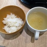 GURUNAVI FOODHALL WYE Hachinohe Rapia Ten - 米饭和汤，米饭加了续饭。