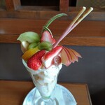 ムーンサルト - フルーツパフェ