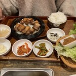 本場韓国料理 ぎわ - 友人はサムギョプサル定食