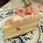 オールド・ローズ・ガーデン - サクラとイチゴのショートケーキ