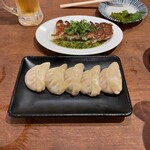 餃子と唐揚げの酒場 しんちゃん - しんちゃんの肉汁餃子