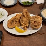 餃子と唐揚げの酒場 しんちゃん - でっかい鶏唐