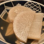 鮮魚とおばんざい 我屋 - 熱々の大根おでん。