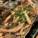 鮮魚とおばんざい 我屋 - スルメイカのワタ焼き。これも日本酒に合いますね〜。