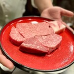 六本木モンシェルトントン - お肉どーーん
      行ってらっしゃい！