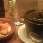 ジャジューカ - クスクス。右の鍋のスープをかけて食べます。