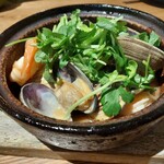 DADAI THAI VIETNAMESE DIMSUM - エピと白ハマグリの土鍋蒸し