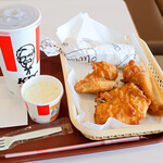 ケンタッキーフライドチキン - オリジナルチキン3ピース、てりやきツイスター、コールスローサラダ、ペプシコーラ