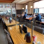 生蕎麦処 お福食堂 - 店内入るとこんな感じ
平日の11時過ぎ