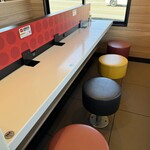 マクドナルド - 内観