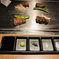 くずし鉄板 あばぐら 恵比寿店 - ←リブロース、ランプ→ 初めてサヤエンドウを美味しく感じた