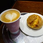 ANTICO CAFFE AL AVIS - カプチーノ、ビニエ