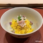 御料理 寺沢 - ずわいがにと車海老と穴子と錦糸玉子の蒸し寿司