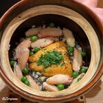 御料理 寺沢 - 毛蟹の爪肉と桜鱒と細かく刻まれた槍烏賊の炊込みごはん