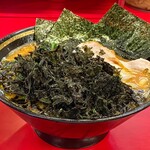 豚骨醤油ラーメン 王道家 - 