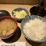 天ぷらとワイン大塩 - おかわり無料のご飯、味噌汁、漬物