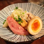 鶏おでんと出汁割り日本酒 ふぁるこ - 