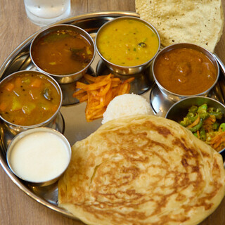 Enjoy the authentic flavors of South India and Sri Lanka♪