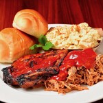 Famous Barbecue plate + 2 sides