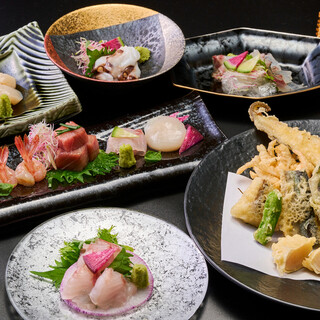 [Focusing on ingredients from the three Hokuriku prefectures] Tempura dishes and sashimi platter