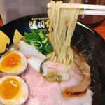 頑固麺 - 麺は個人的に好きな太さでとても美味しかった。