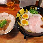 頑固麺 - チャーシュー丼、濃厚とりとんこつ味玉トッピング