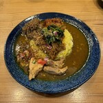 ジャパニーズ スパイス カリー ワッカ - UMAMI鶏出汁カリー&無水チキン1200円、トッピング旨辛マルチョウデビルと感動ラムキーマ500円