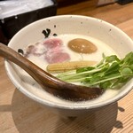 牛骨ら～めん ぶっこ志 - 煮玉子牛白湯1000円