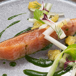 Libertemps - 料理写真:シェフの自由な発想で食材を組み合わせる前菜