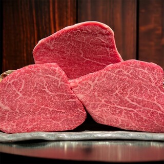 We are proud of our store. Main dish of Japanese beef grilled over Binchotan charcoal