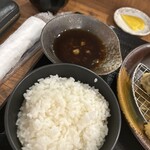 天串と日本酒と　天晴れ - 日替わり定食（串七本、ご飯、味噌汁、漬物付き）
            ＋ミニそば
            1100円＋220円