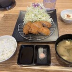 ロースカツ定食 修 - 