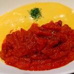 カフェ ワニシャン - ピリ辛オムライスに追チーズソース