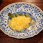 薪鳥新神戸 - 薪焼きスナップエンドウ レッドチェダーチーズがけ