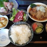 居酒屋 姫咲丸 - カンパチとブリ刺、煮豚