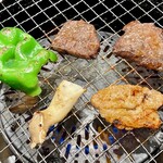 幸せの焼肉食べ放題 かみむら牧場 - 