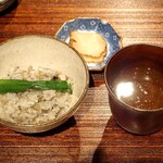 薪鳥新神戸 - 薪そぼろご飯 + 韮 & 味噌汁