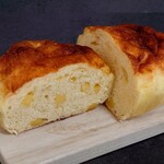 Comme’N TOKYO - チーズ・ブレッド 断面