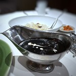 Oufuuryouri Ten - よく煮込まれ、見るからに美味しそうな黒カレー。