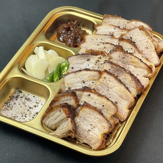 中はジューシー外はカリッカリの【クリスピーサムギョプサル】♪
