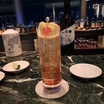 Sky Bar Kirameki - シンガポール・スリングだ。