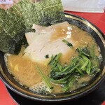 家系ラーメン 王道家直伝 との丸家 - 