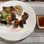Teppan Dokoro Mugi - 野菜焼きには生姜醤油とヒマラヤ岩塩で食べ比べ