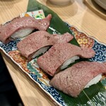 Yakiniku Horumo Mmaru Yoshi Seinikuten - 肉寿司