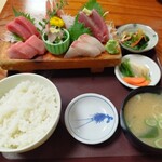 大衆割烹 出羽 - お刺身定食1870円